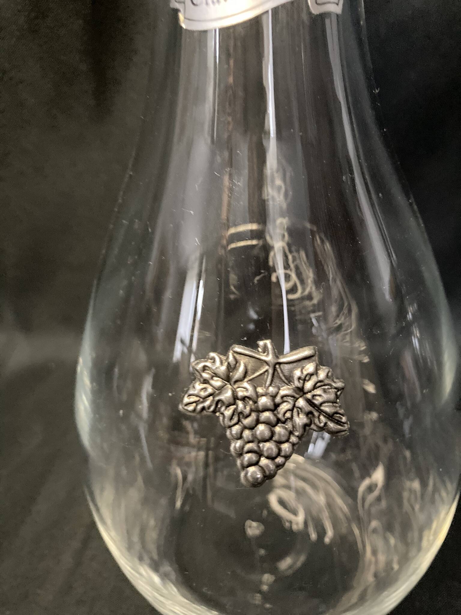 Carafe à vin en cristal décor étain avec bouchon dégustation XXème