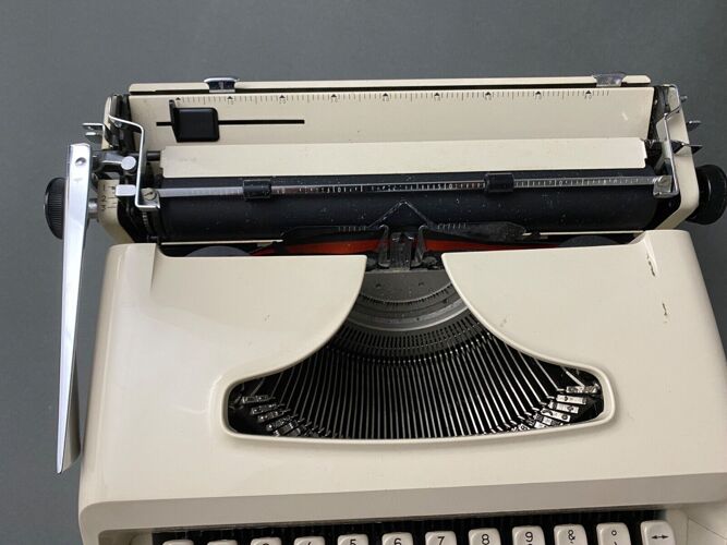 Ancienne machine a ecrire Remington monarch deluxe 1970