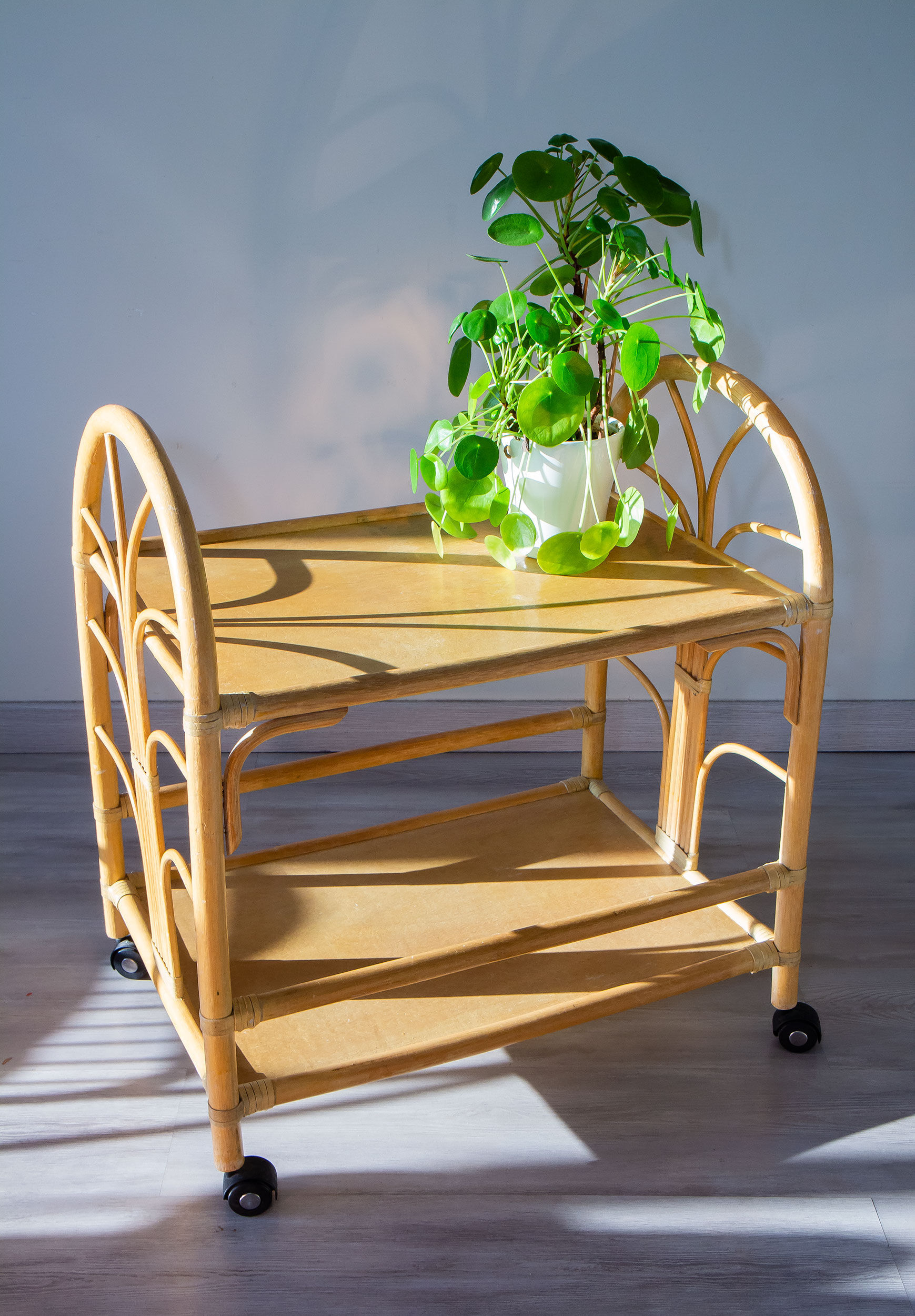 Rolling trolley in rattan from the 70s