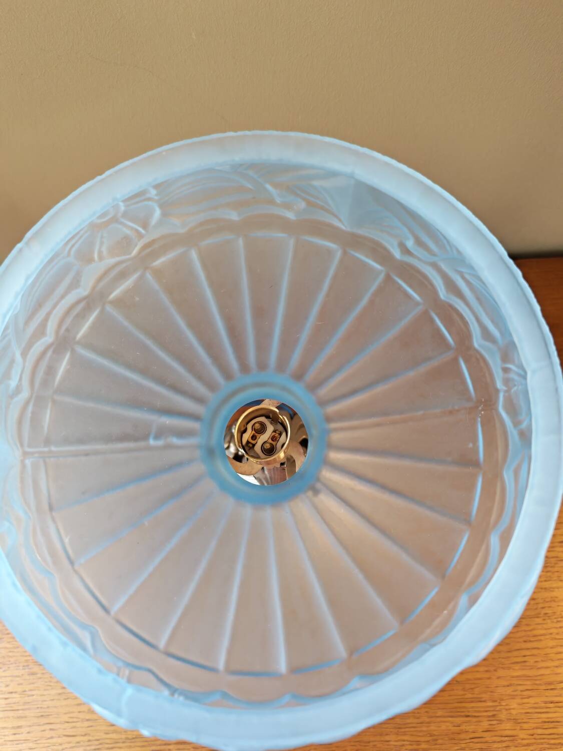 Art Deco lamp with floral decor