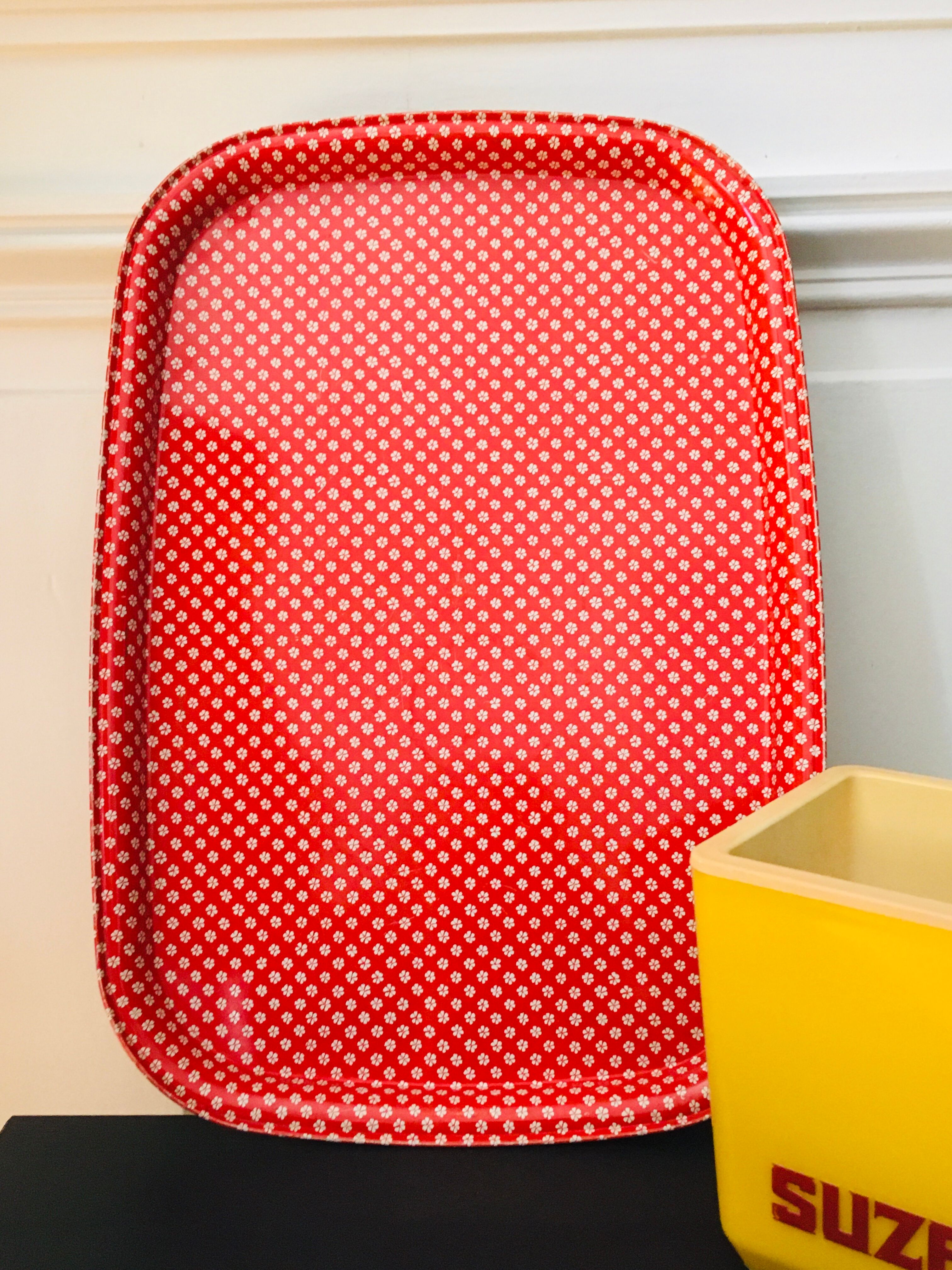 Flowery metal tray 70s