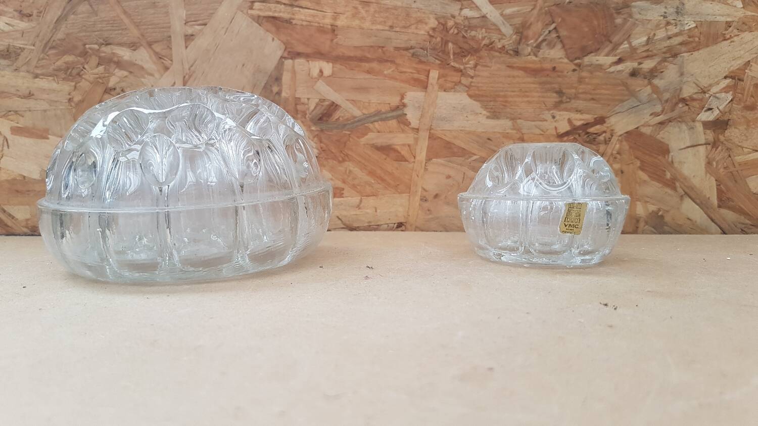 Paire ancien vase pique fleurs verre moulé made in france vintage