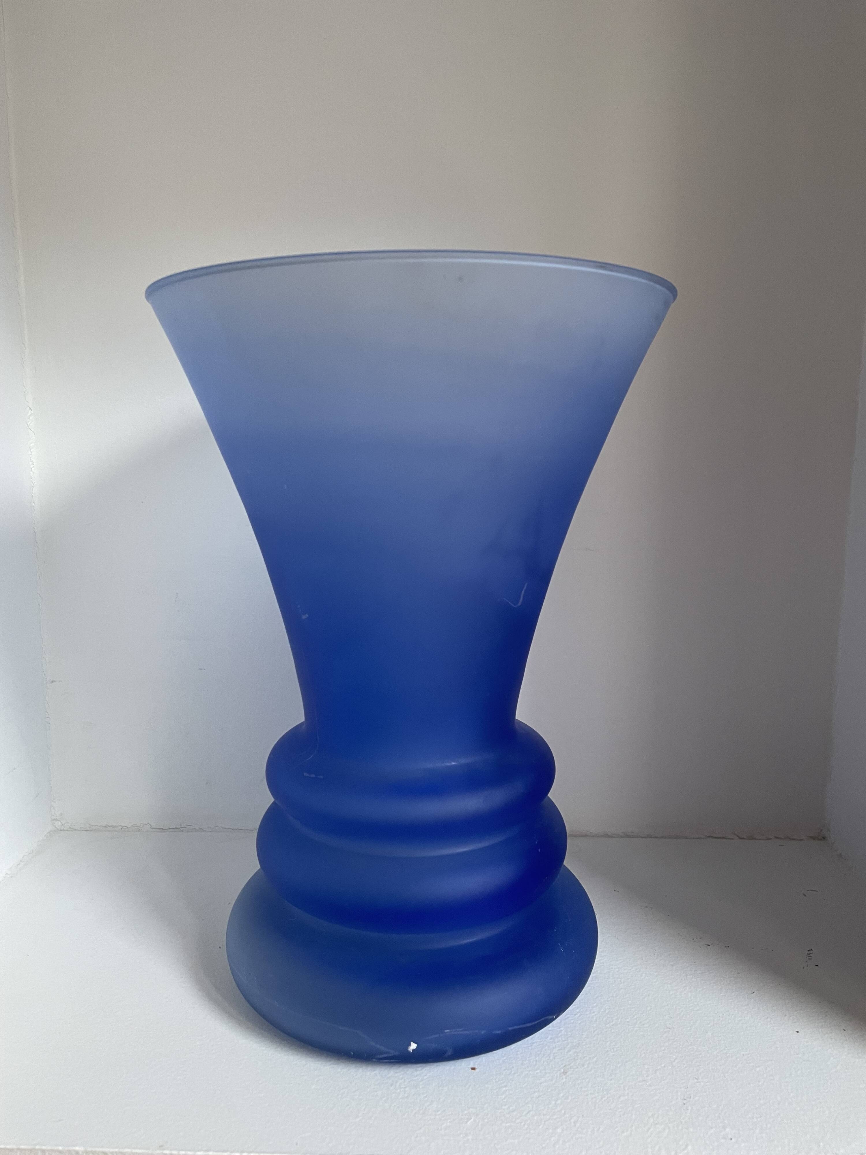 Set of 11 decorative items