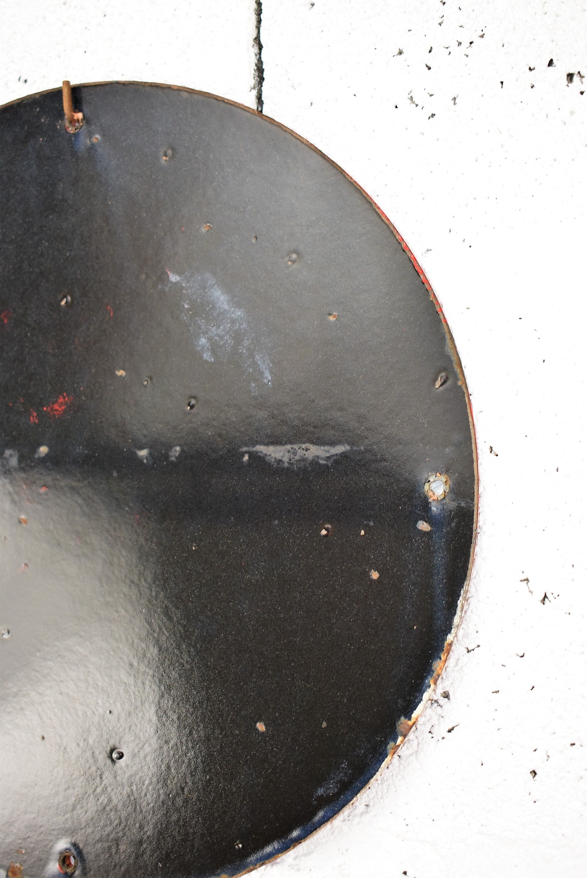 Enamelled forbidden direction panel