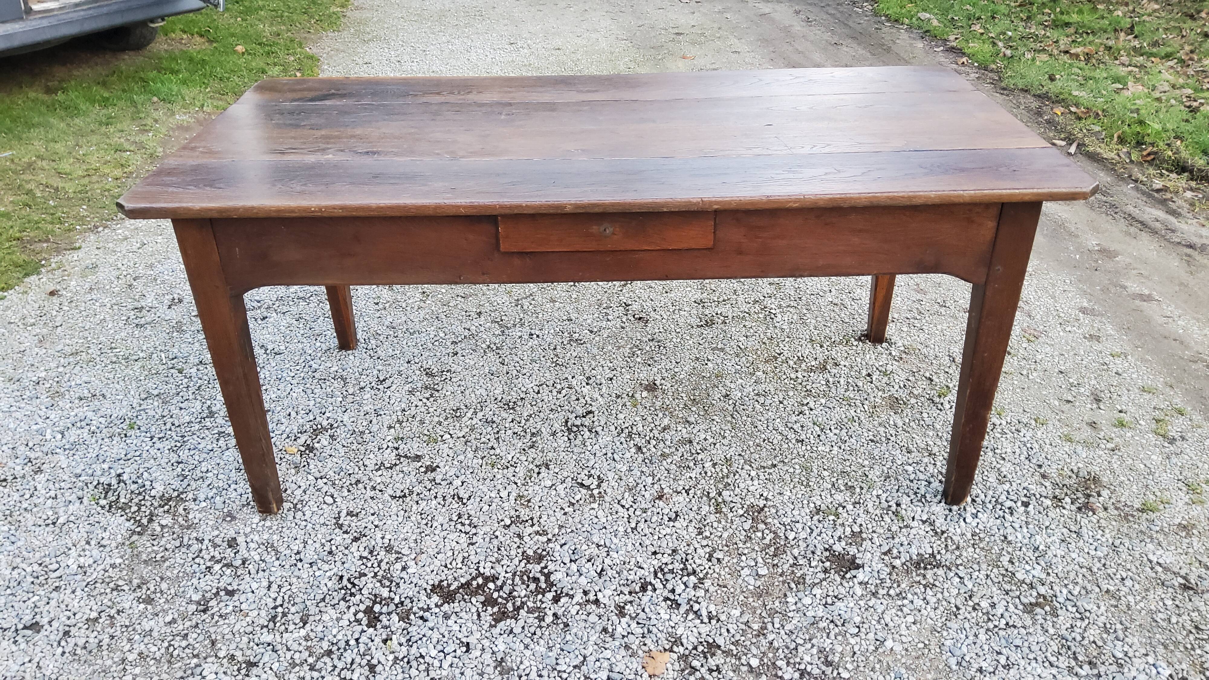 Farmhouse table in oak spindle legs nineteenth century