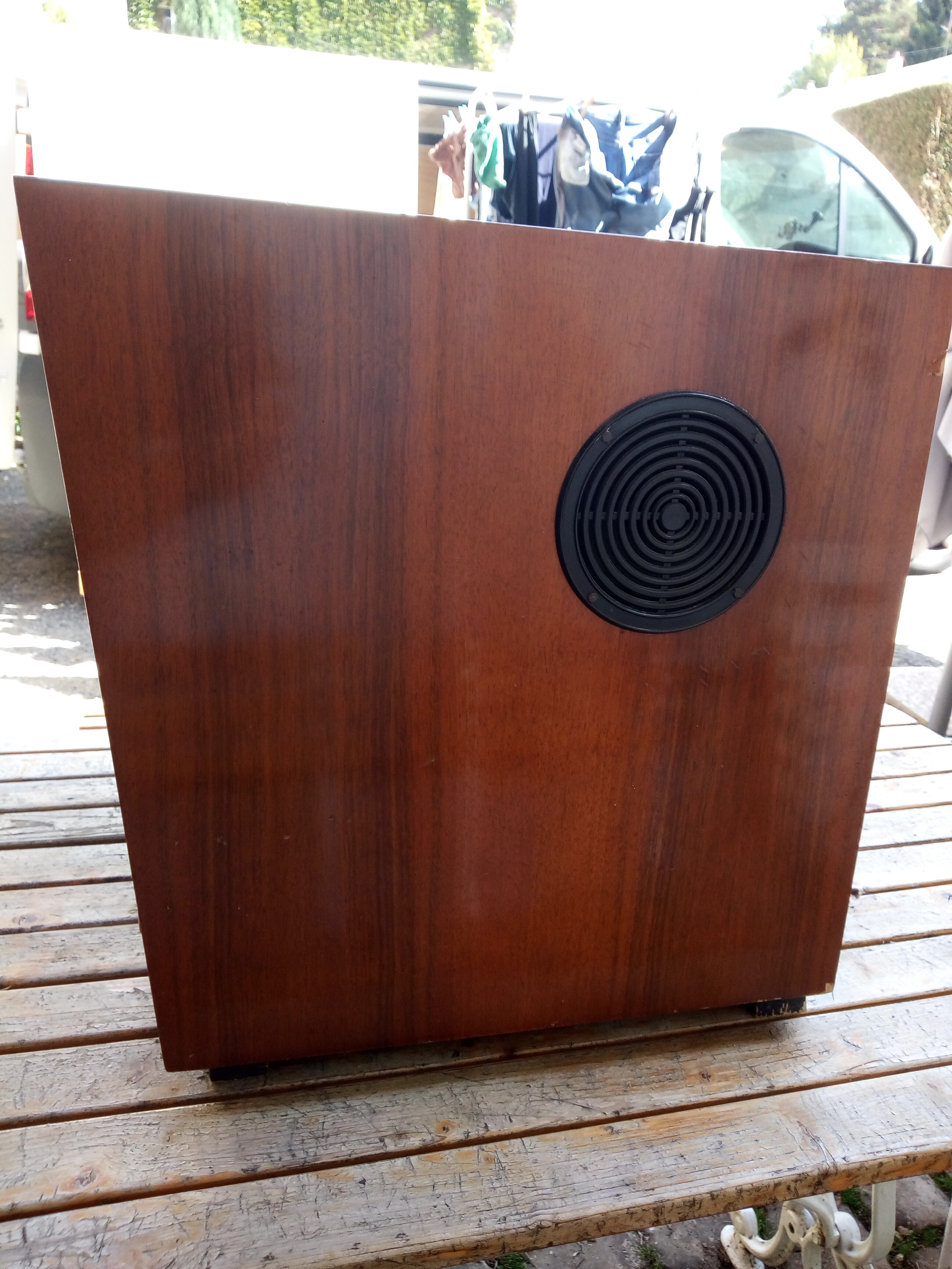 Tv in wood and glass