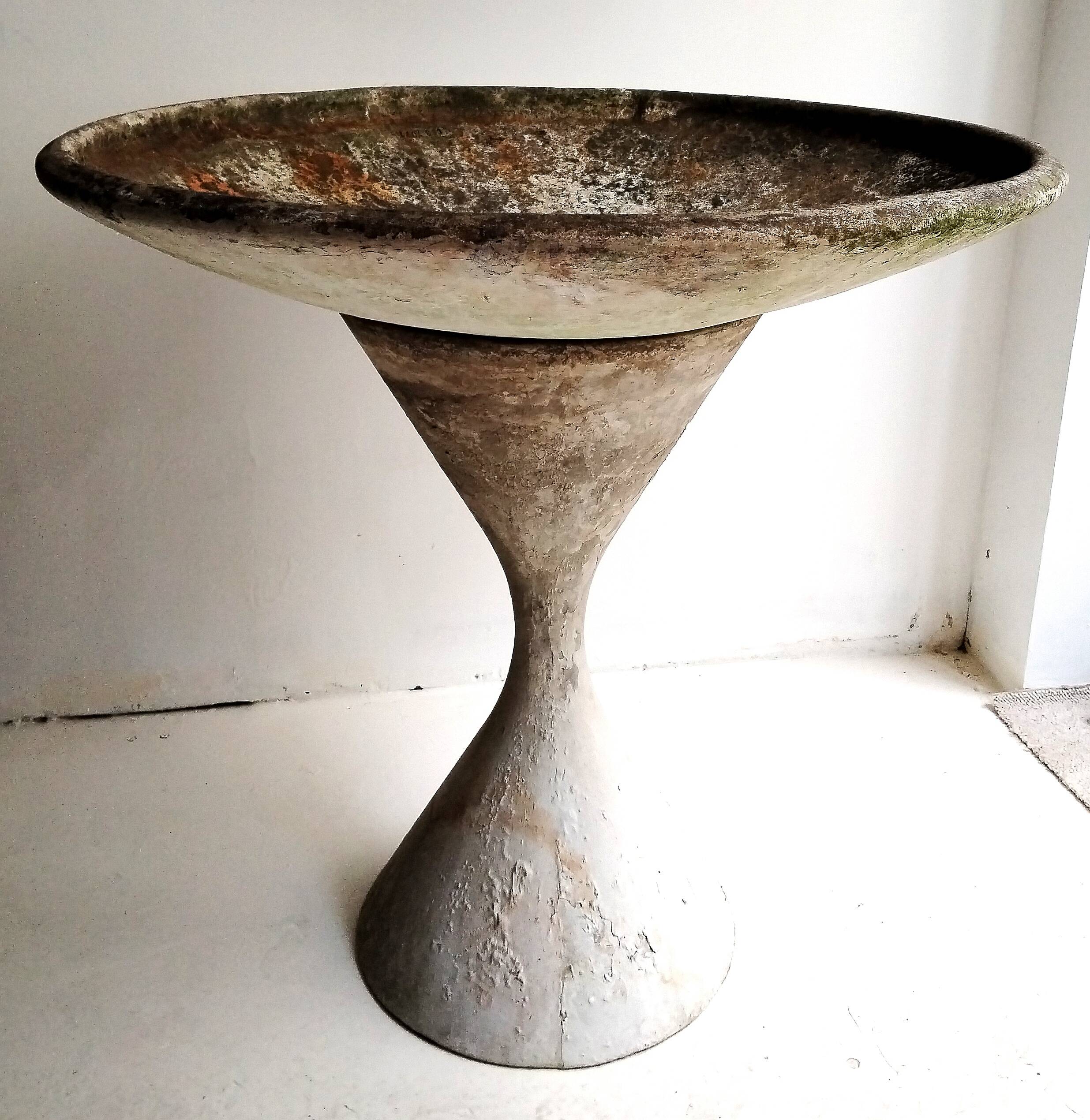 Diabolo planter basin by Anton bee Ed. Eternit from the 60s