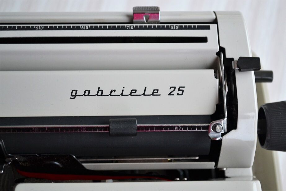 Triumph Gabriele 25 portable typewriter