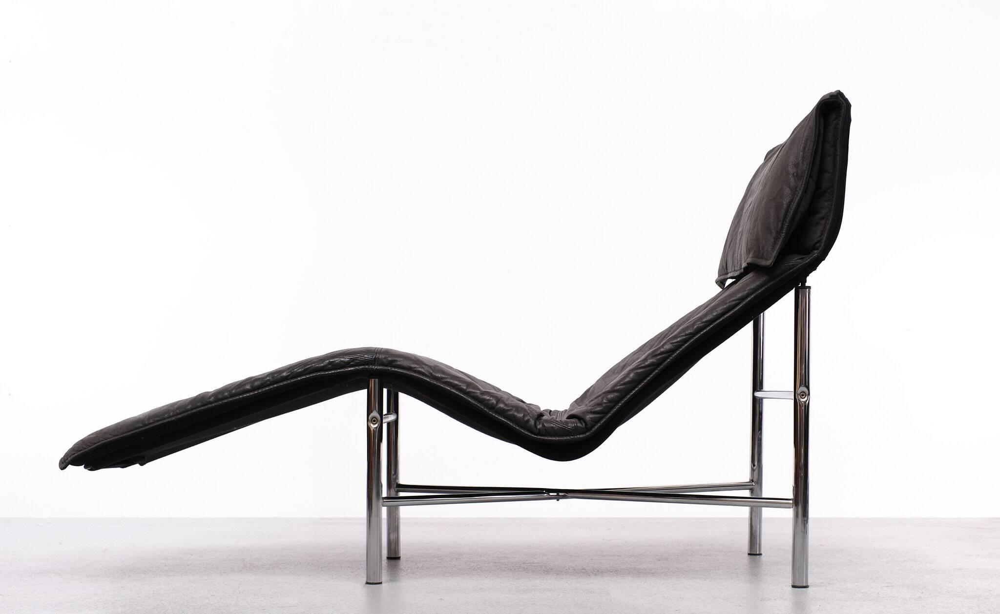 Leather chaises lougues by Tord Björklund for Ikea, 1980s