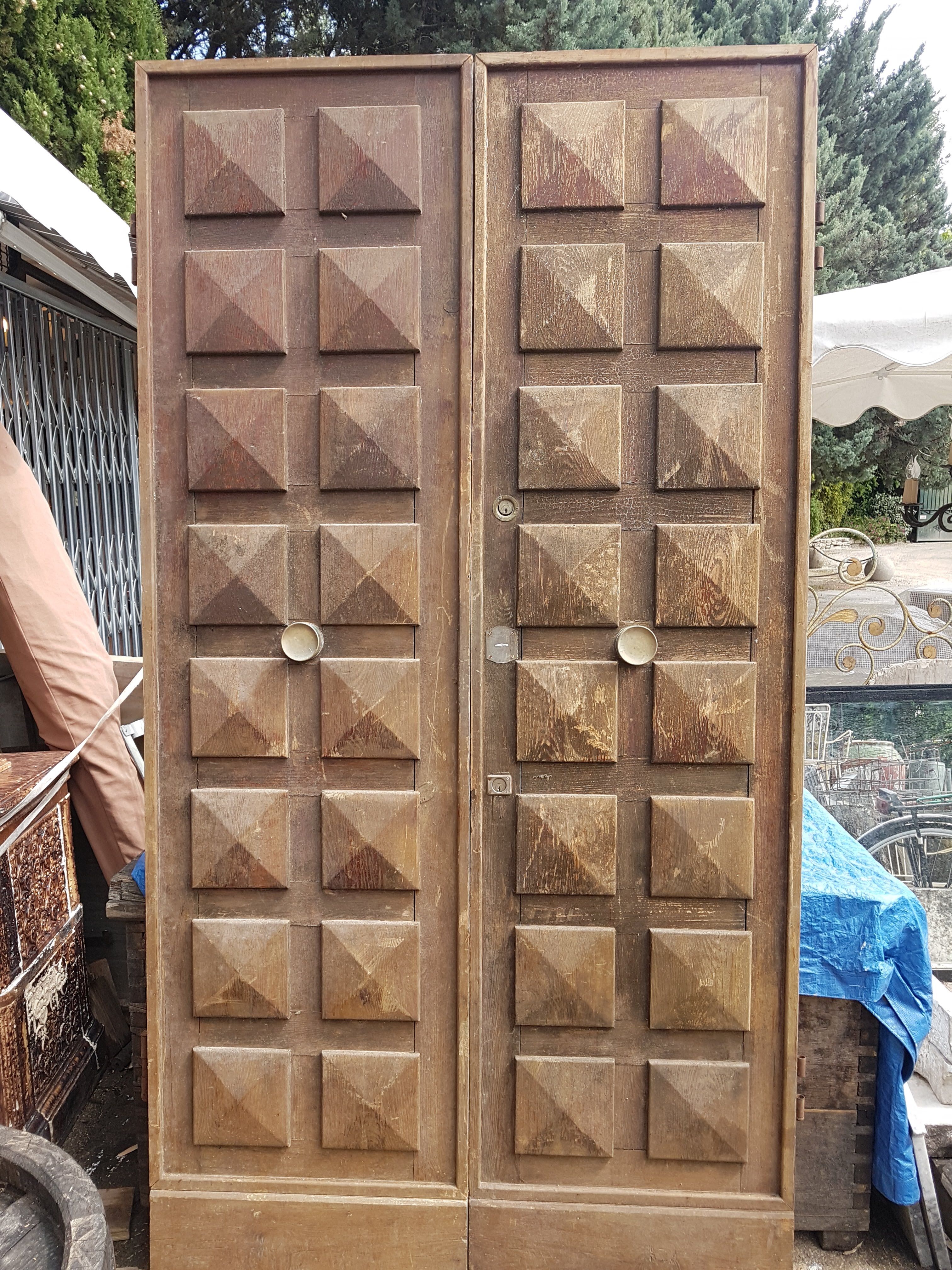 Two-pronged pitch pine bear