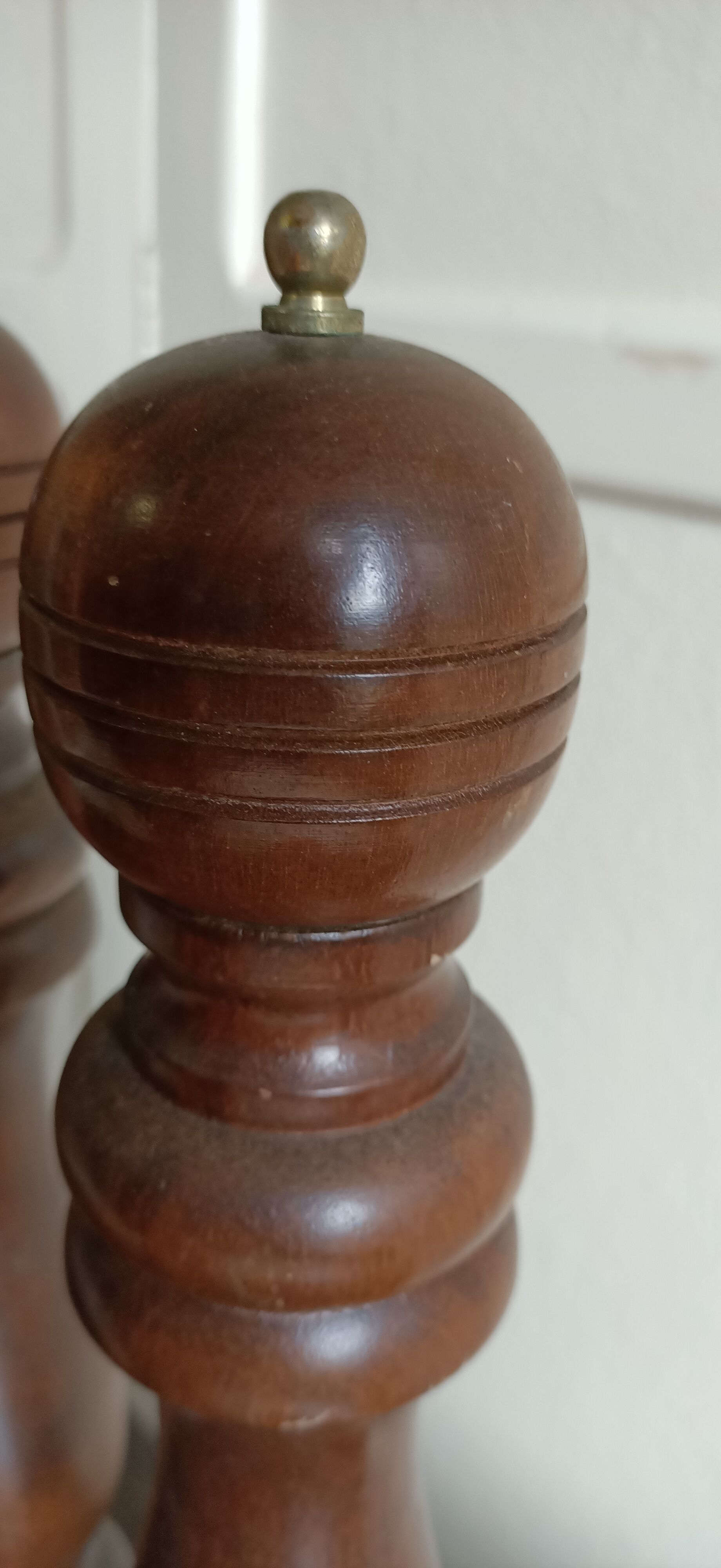 Set pepper and salt shaker in xxl wood