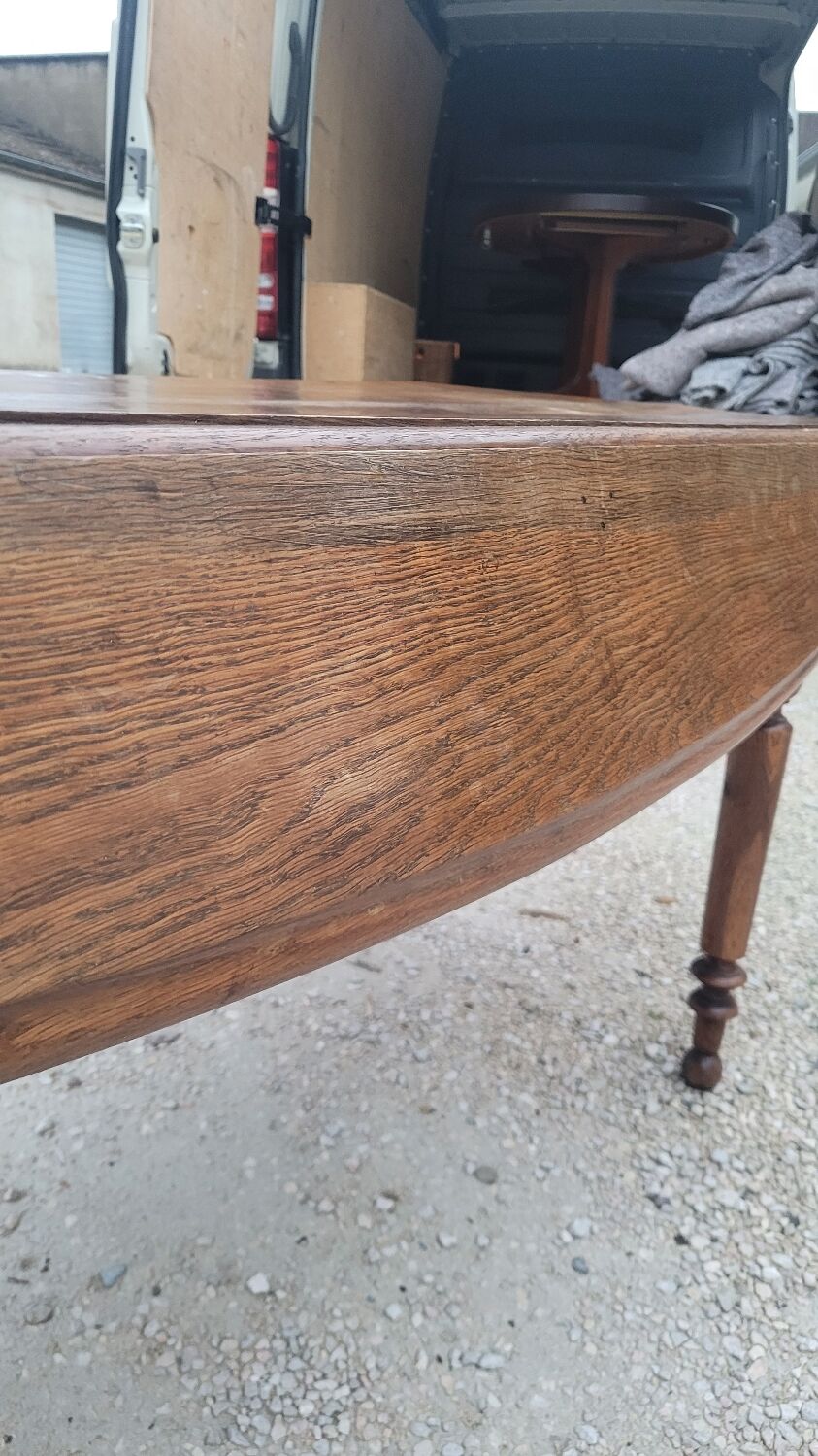 Burgundian oval farm table in 19th century solid oak with shutters - 1m93