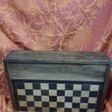 Ancien coffret de jeu de backgammon et de dames en bois