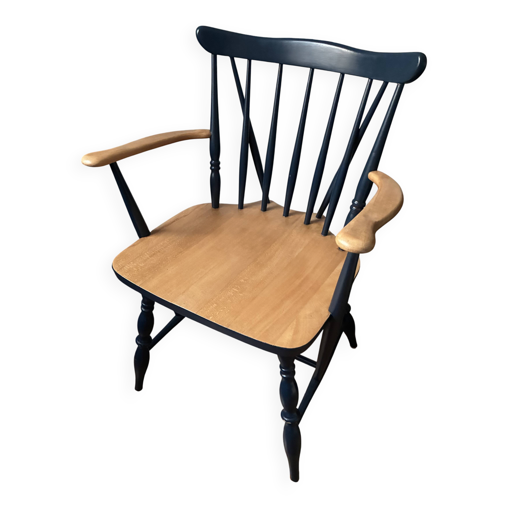 Scandinavian chair in wood and navy blue