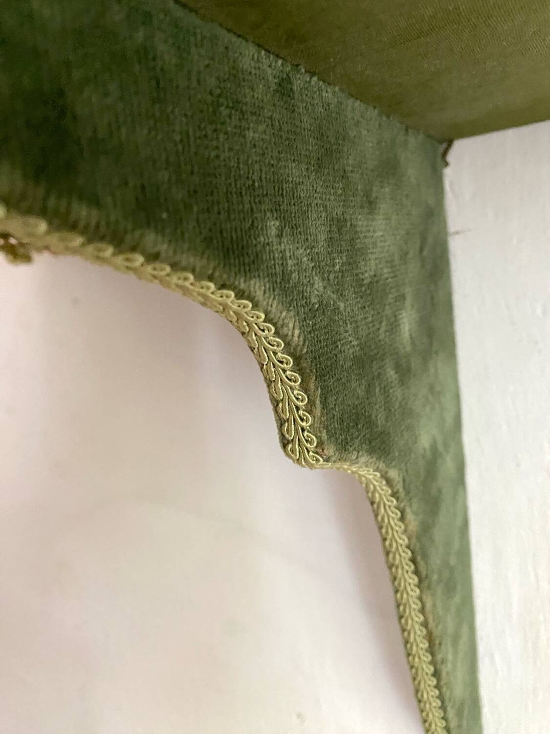 60s velvet wall shelf