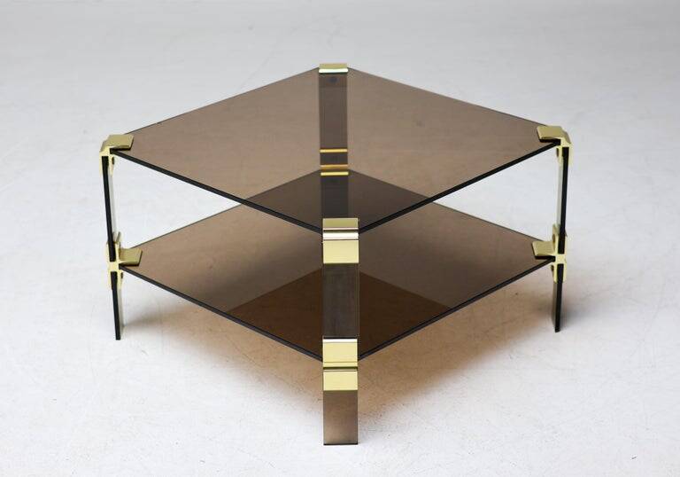 Hollywood Regency coffee table in smoked glass – Modular brass construction