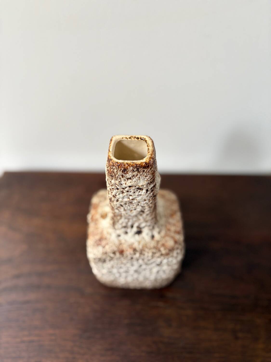 Vase en céramique fat lava années 60 marron et beige pays bas