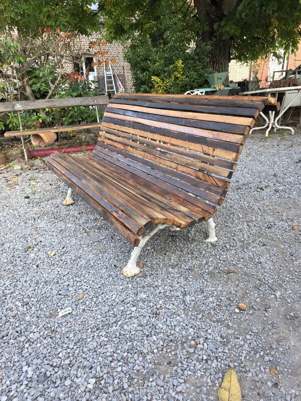 Banc de jardin en fonte et lattes en chêne