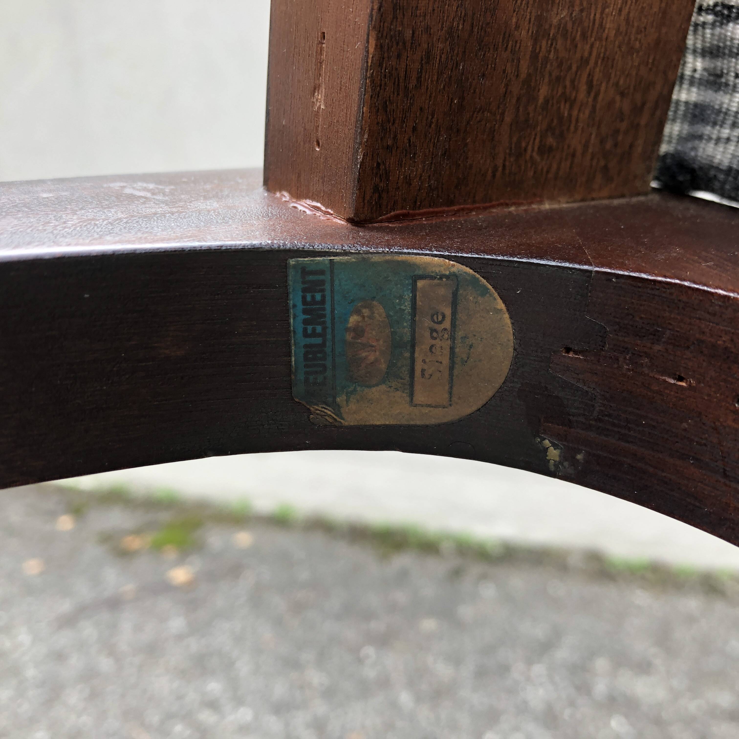 Baumann gondola chairs