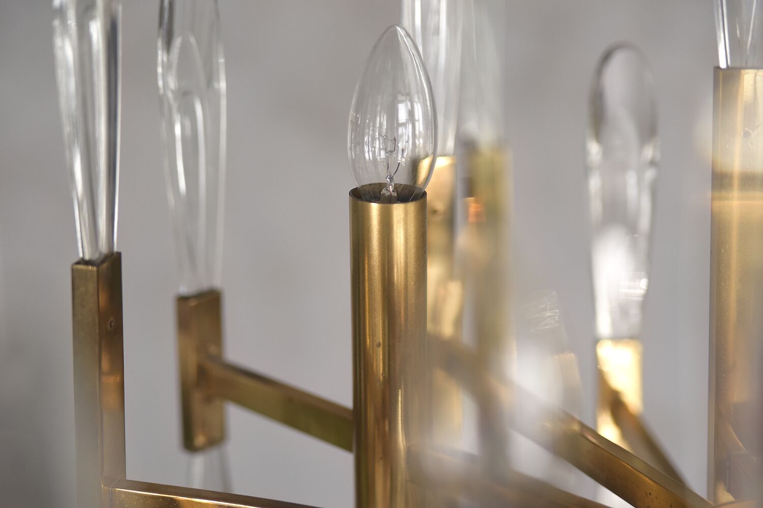 Italian brass chandelier with glass icicles from Sciolari, 1970