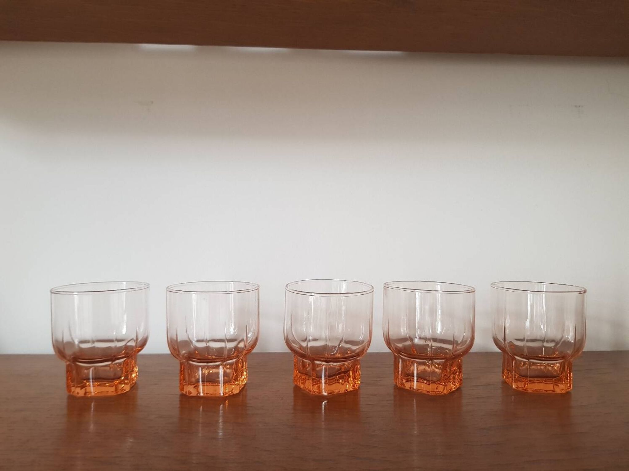Set of 5 small pink glasses