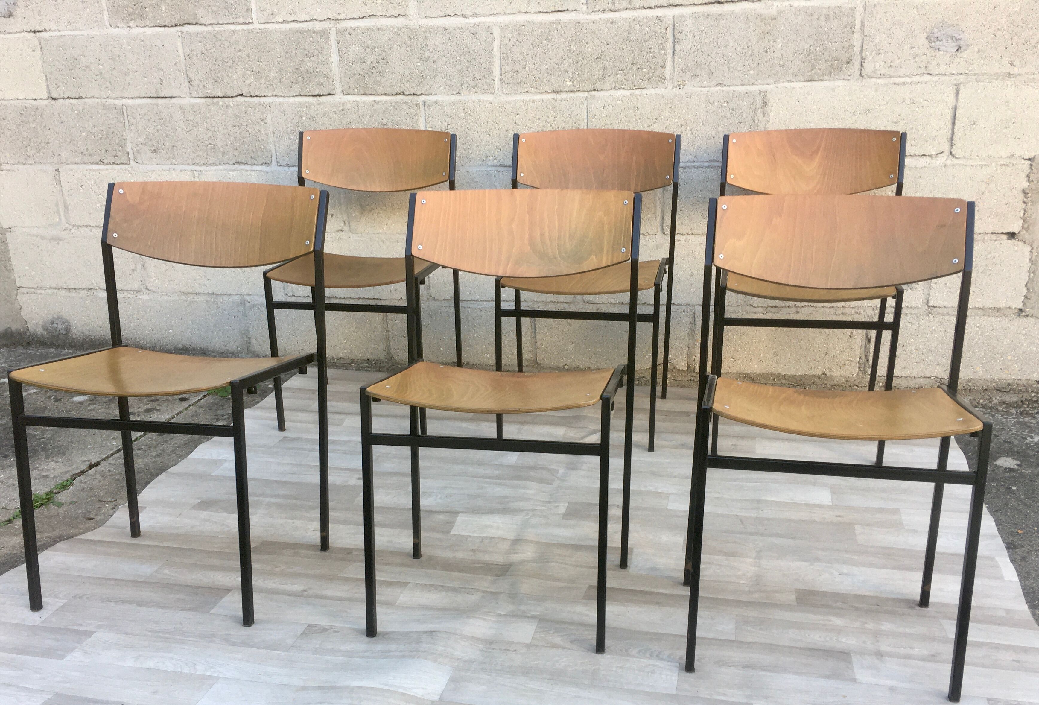♻️ Set of 6 chairs designed by designer Gijs van der sluis.