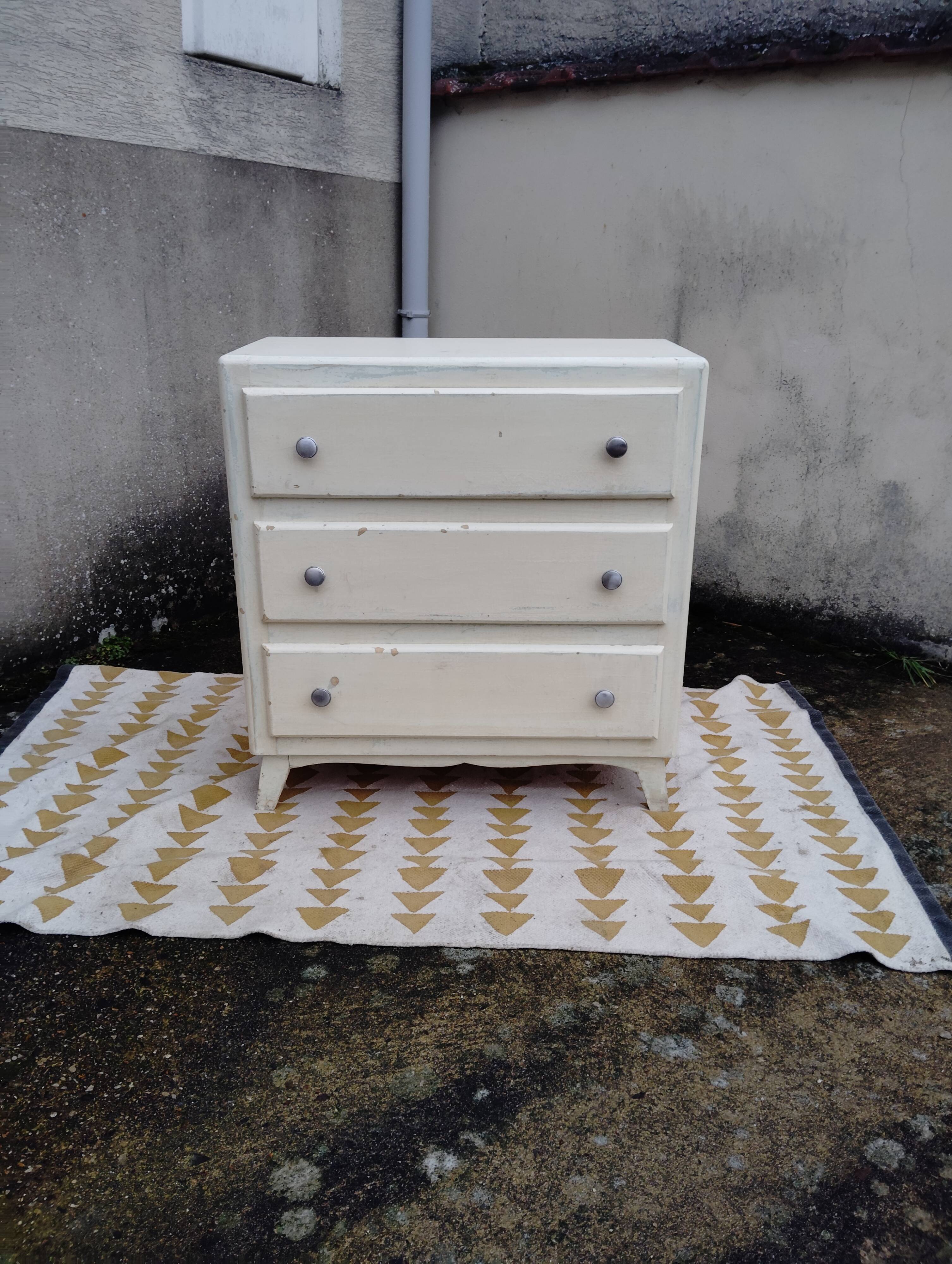 Vintage small chest of drawers