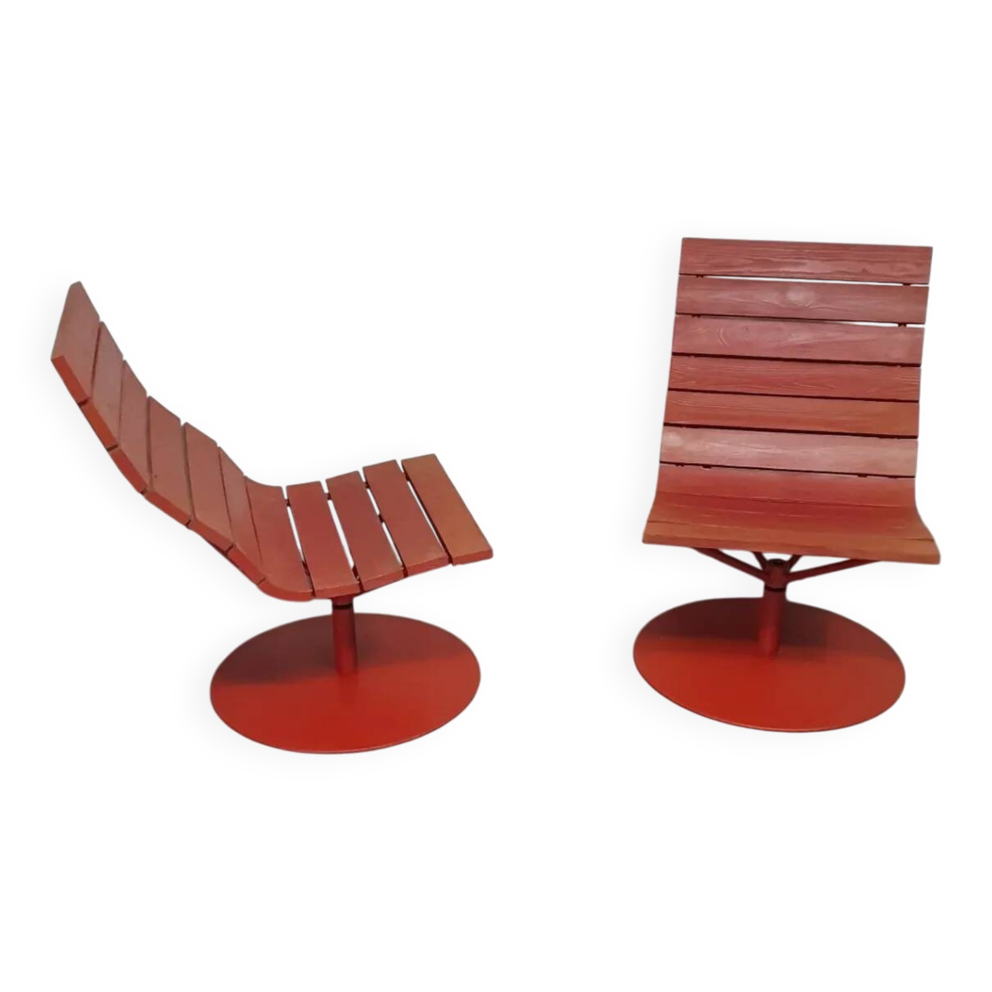 Marcus Arvonen pour Ikea (PS 2009) - 2 fauteuils pivotants Brygga rouges