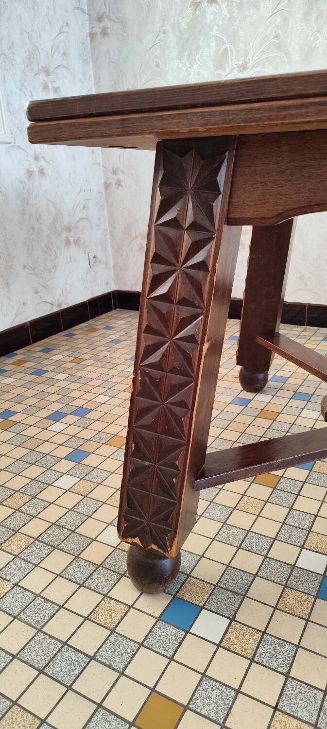 Pretty dining room table