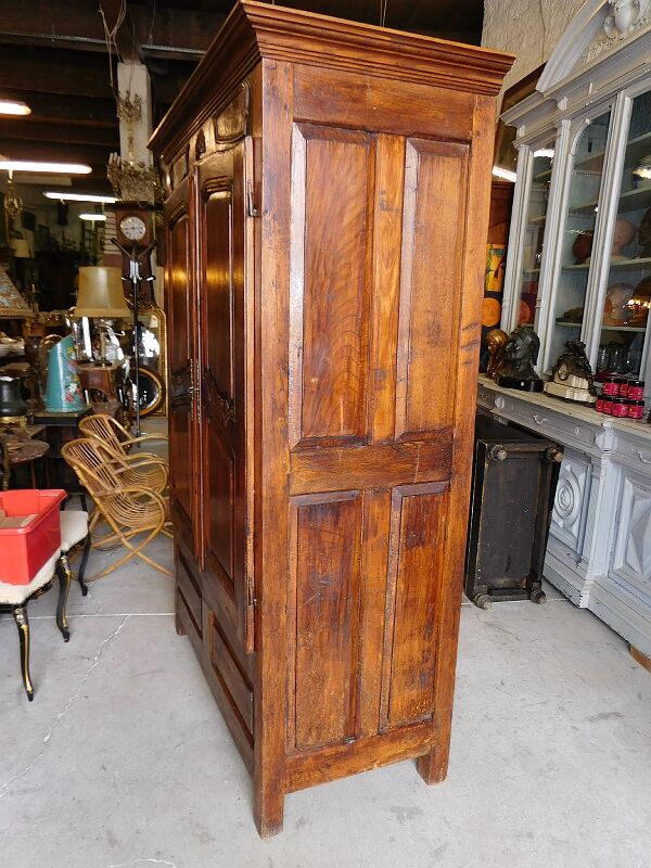 Armoire 2 portes transition du xviii ème siecle