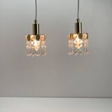 Deux suspensions en laiton doré et cristal, par Palwa, design 1960, Hollywood Regency.