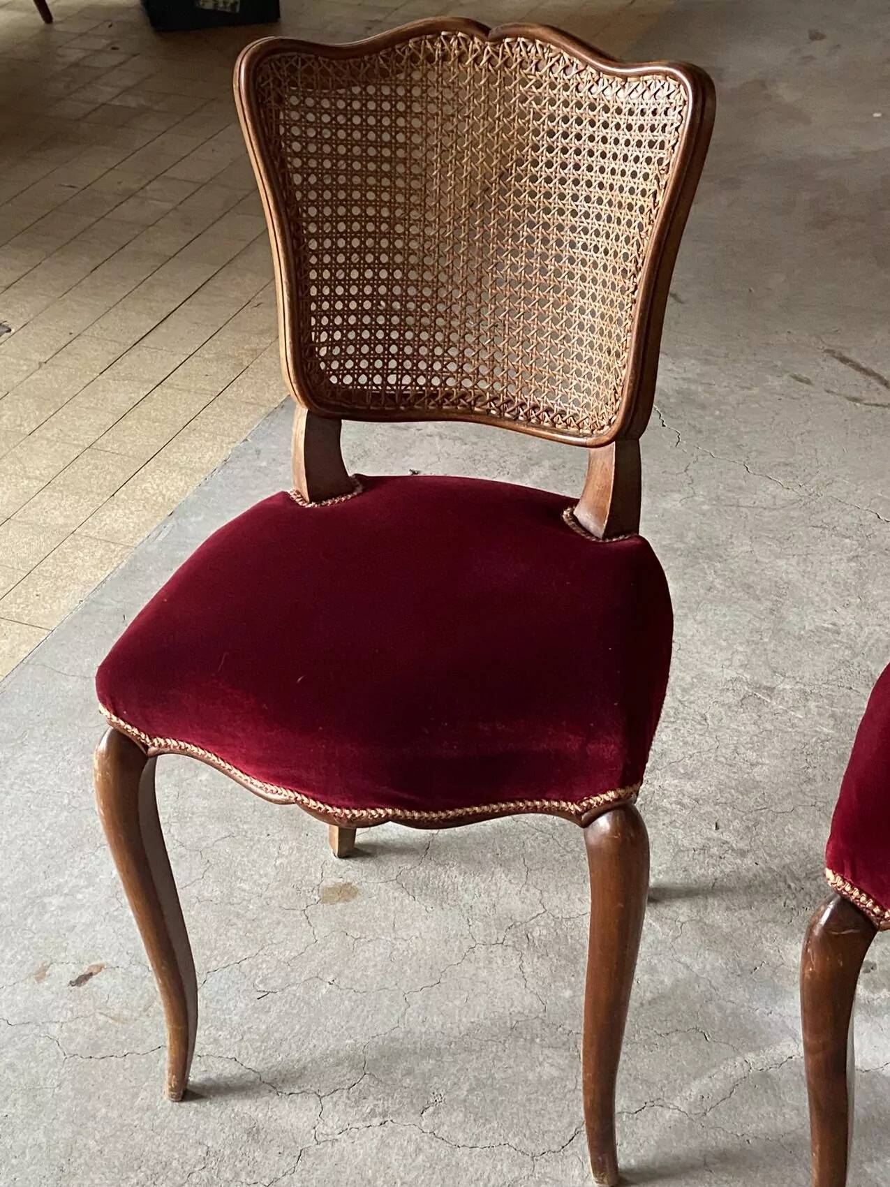 Set of 4 Louis XV style chairs in cherry wood – canework and burgundy velvet