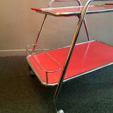 Rolling serving table