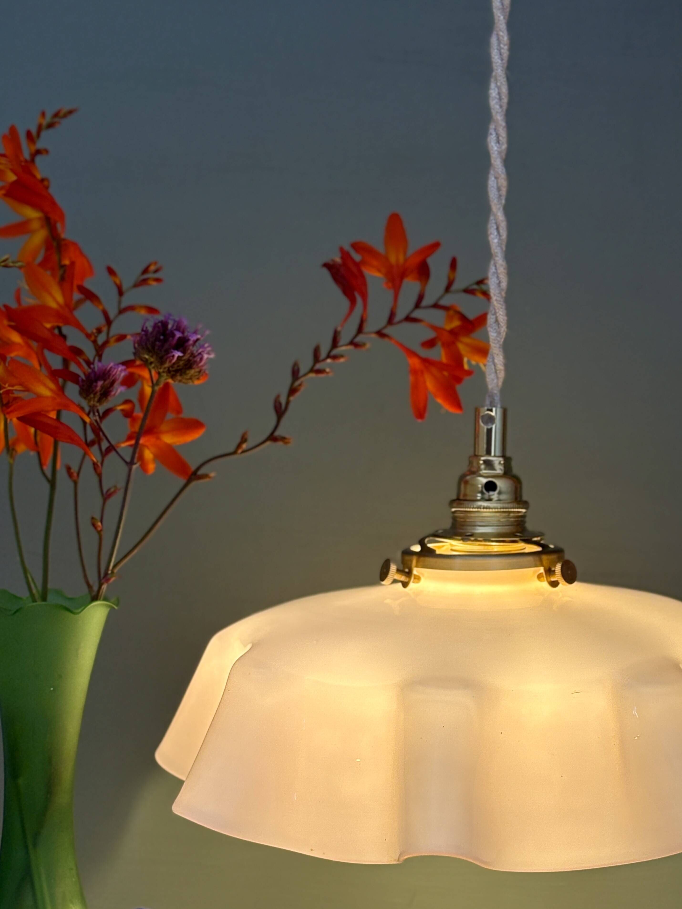 Vintage pendant light in pink opaline.