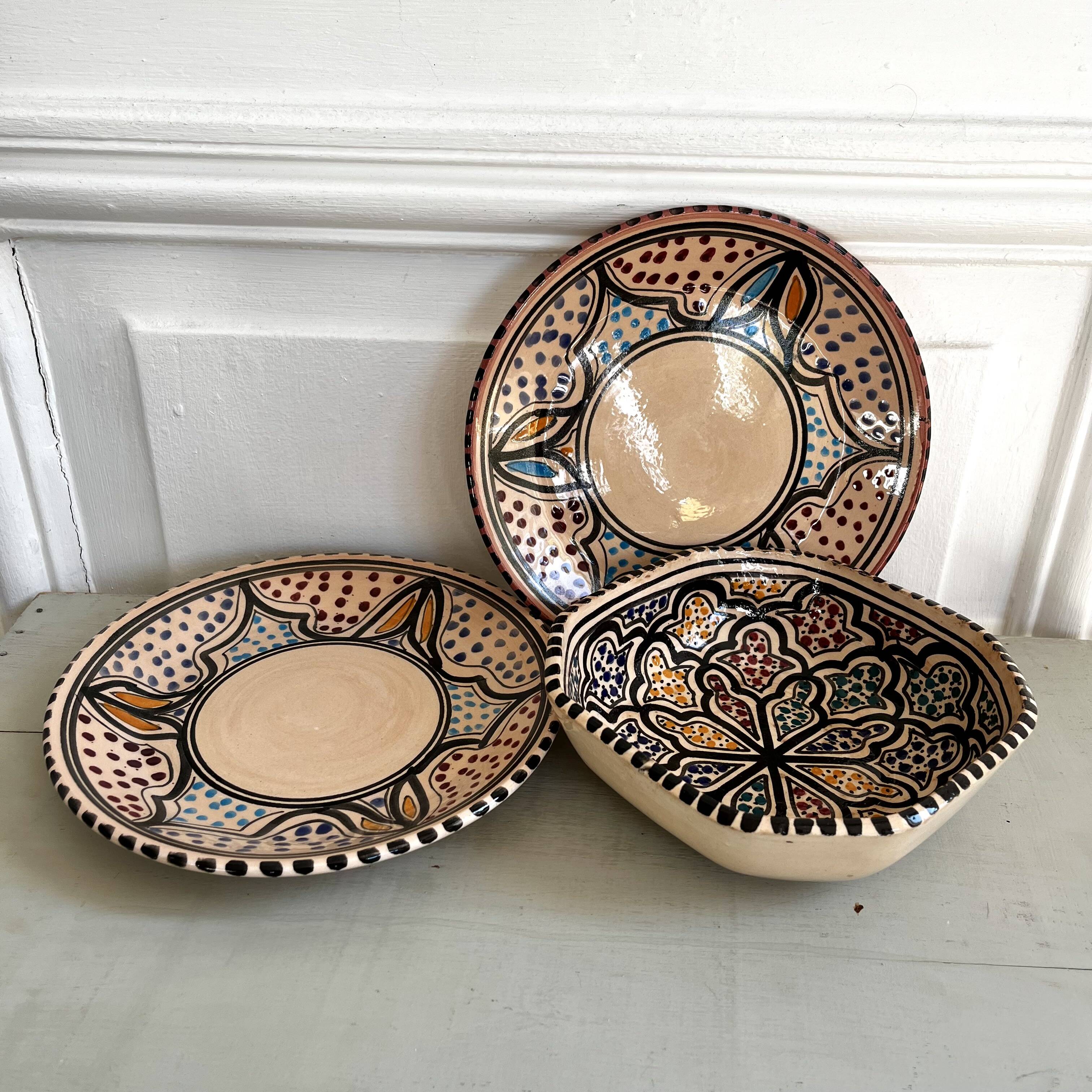 Trio of vintage oriental ceramic plates and ramekin