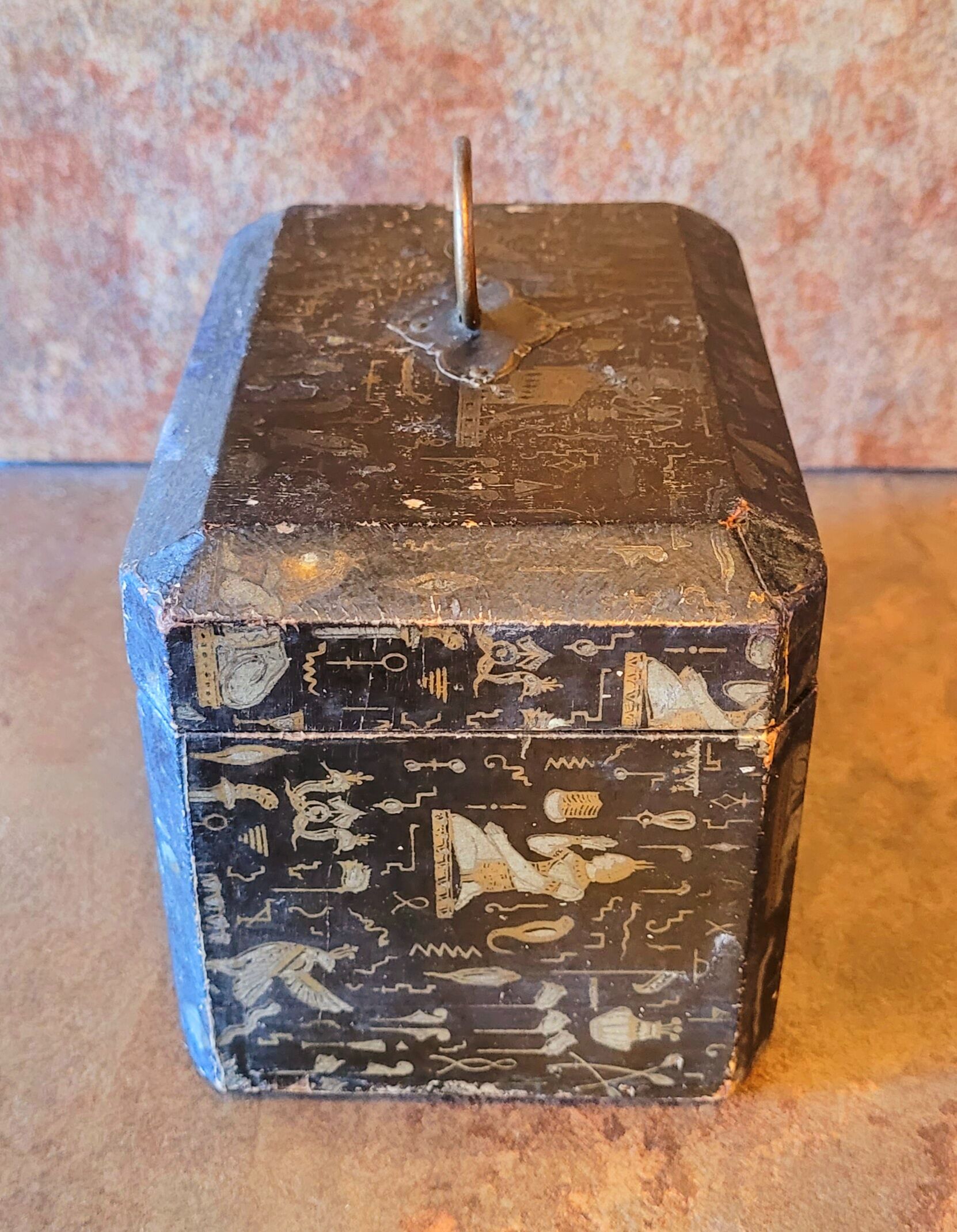 Vintage box decorated in Ancient Egypt from the 20s 30s