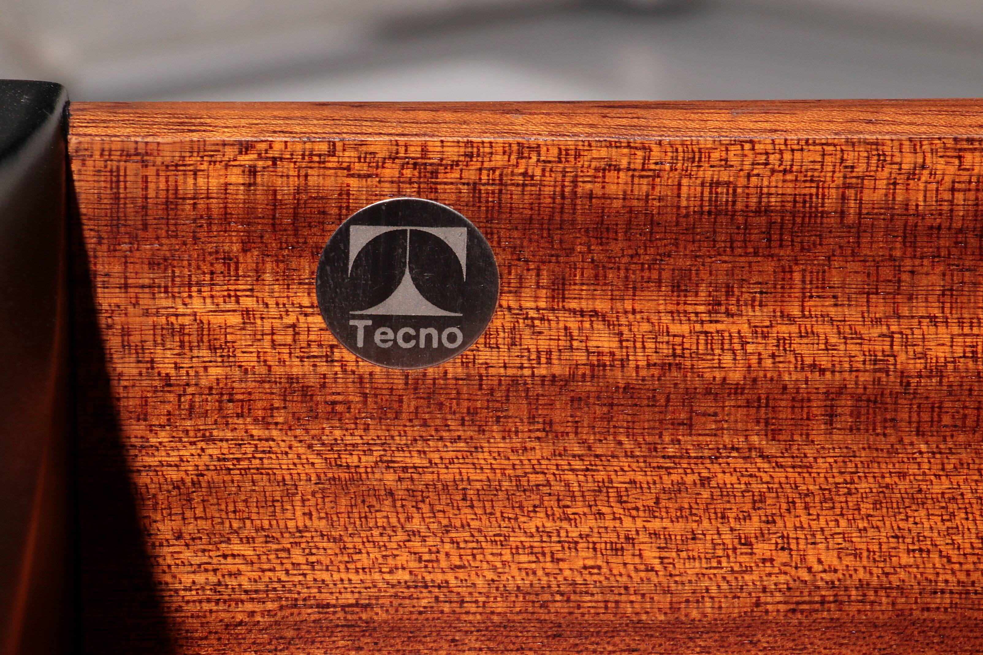 Bureau d'angle exécutif 'T96' d'Osvaldo Borsani pour Tecno en bois laqué noir