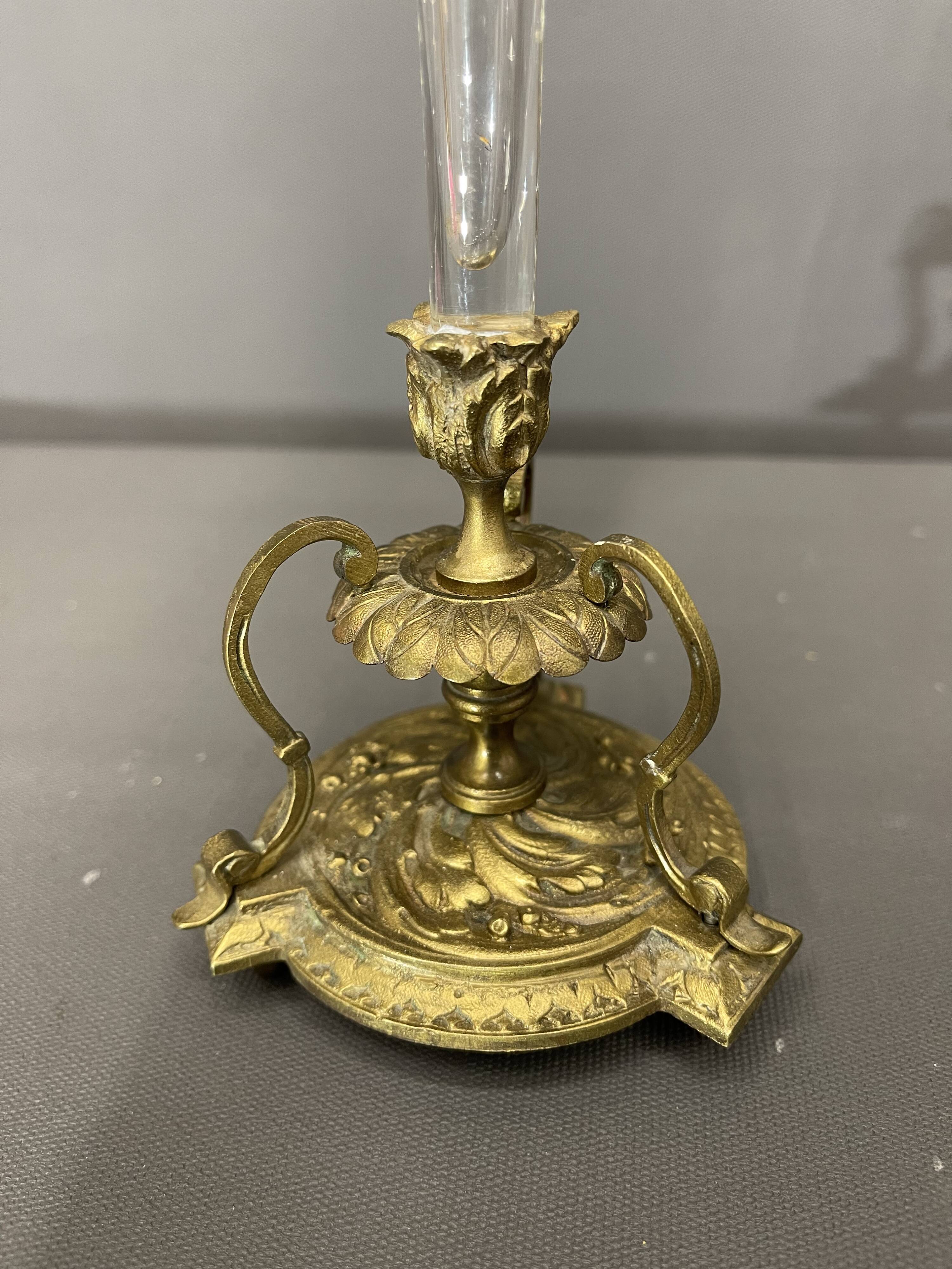 Vase cornet old, soliflore bronze