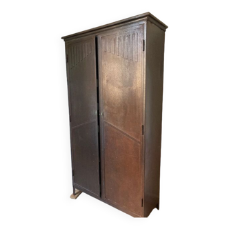 Metal cabinet