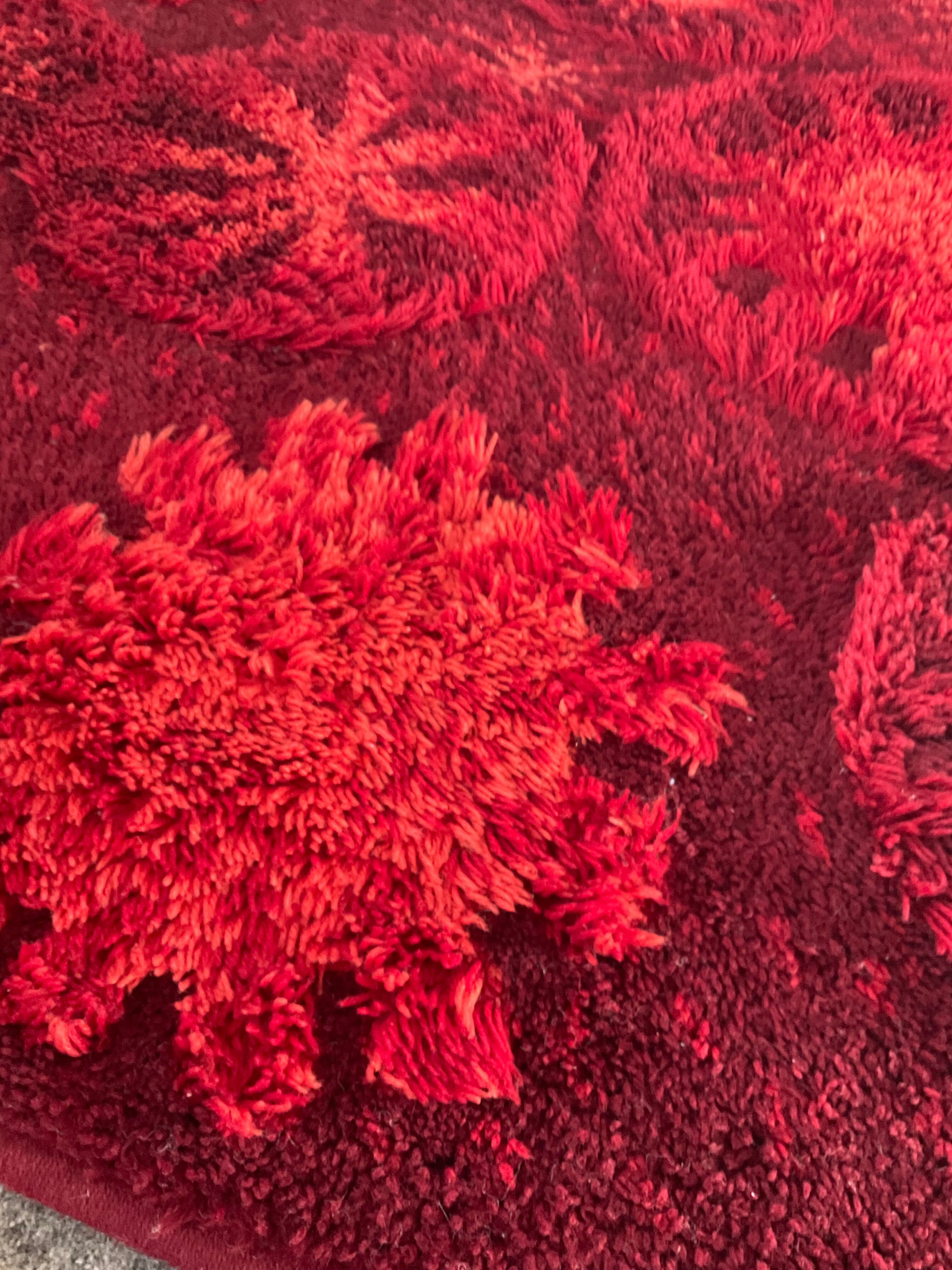 Round carpet 200cm from the 70s