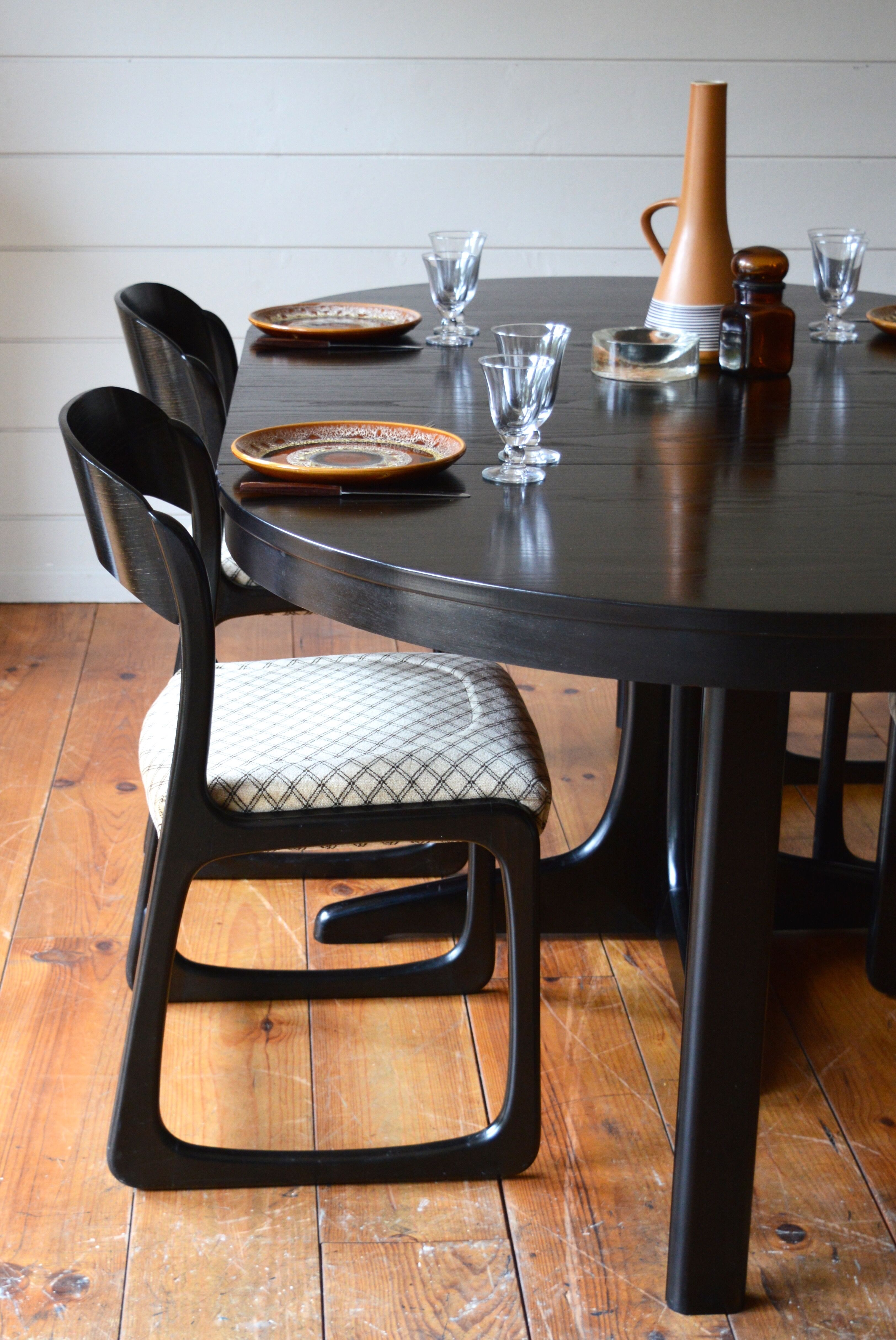 Ensemble table et chaises traîneau Baumann