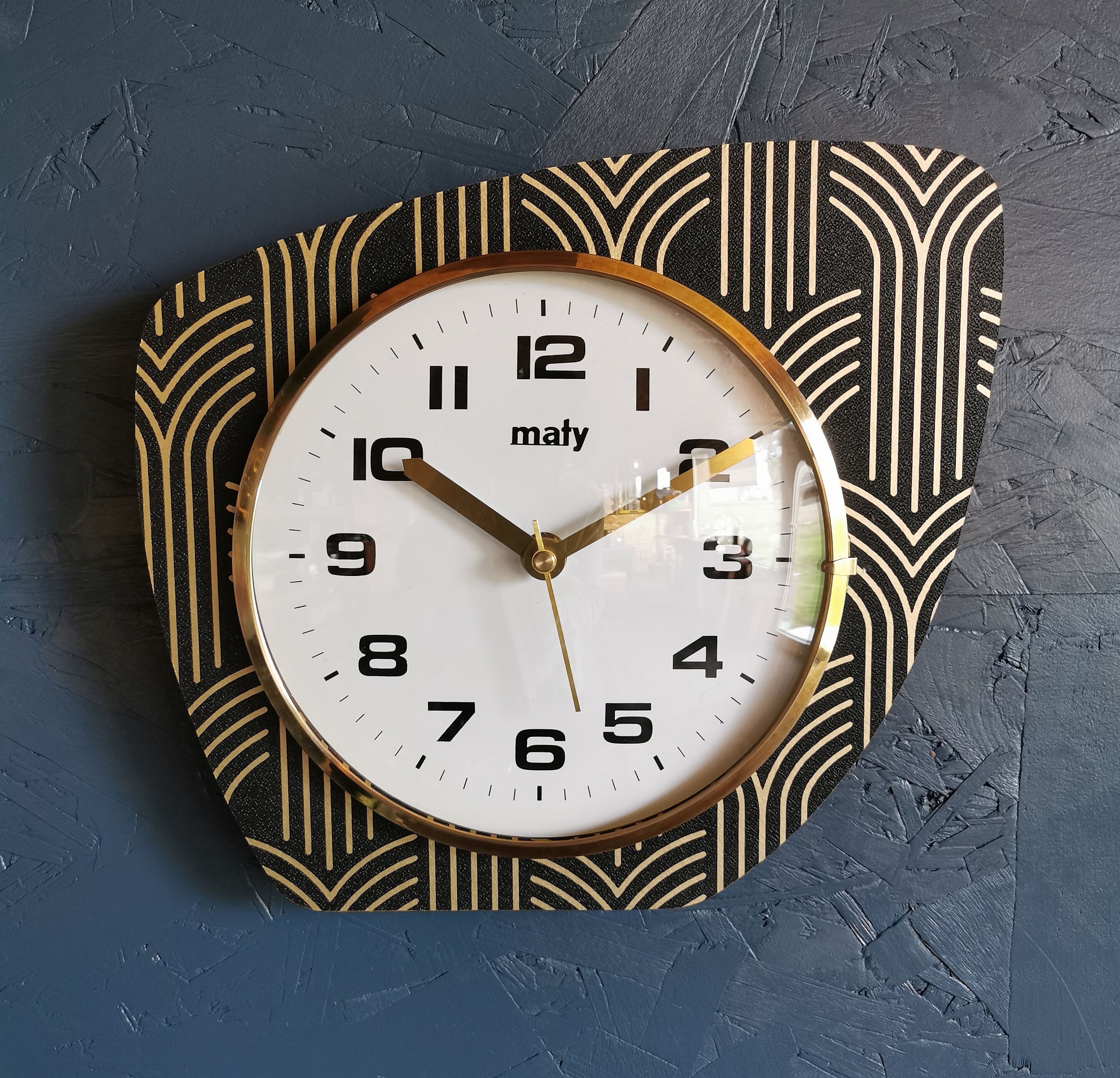Vintage clock asymmetrical silent wall clock "Maty golden black"