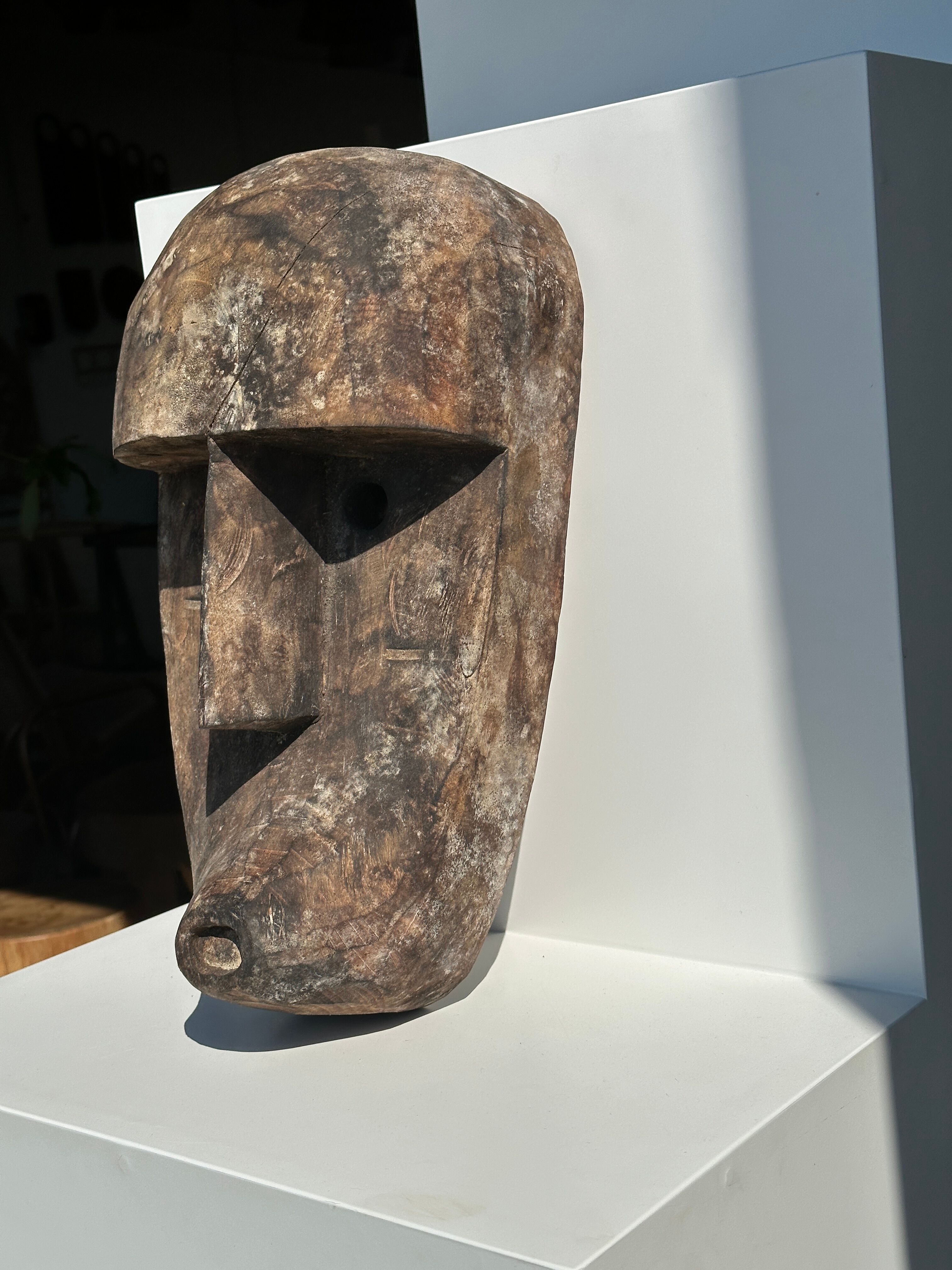Large Timor mask in patinated wood H:50cm (1)