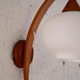 Wall light with opaline