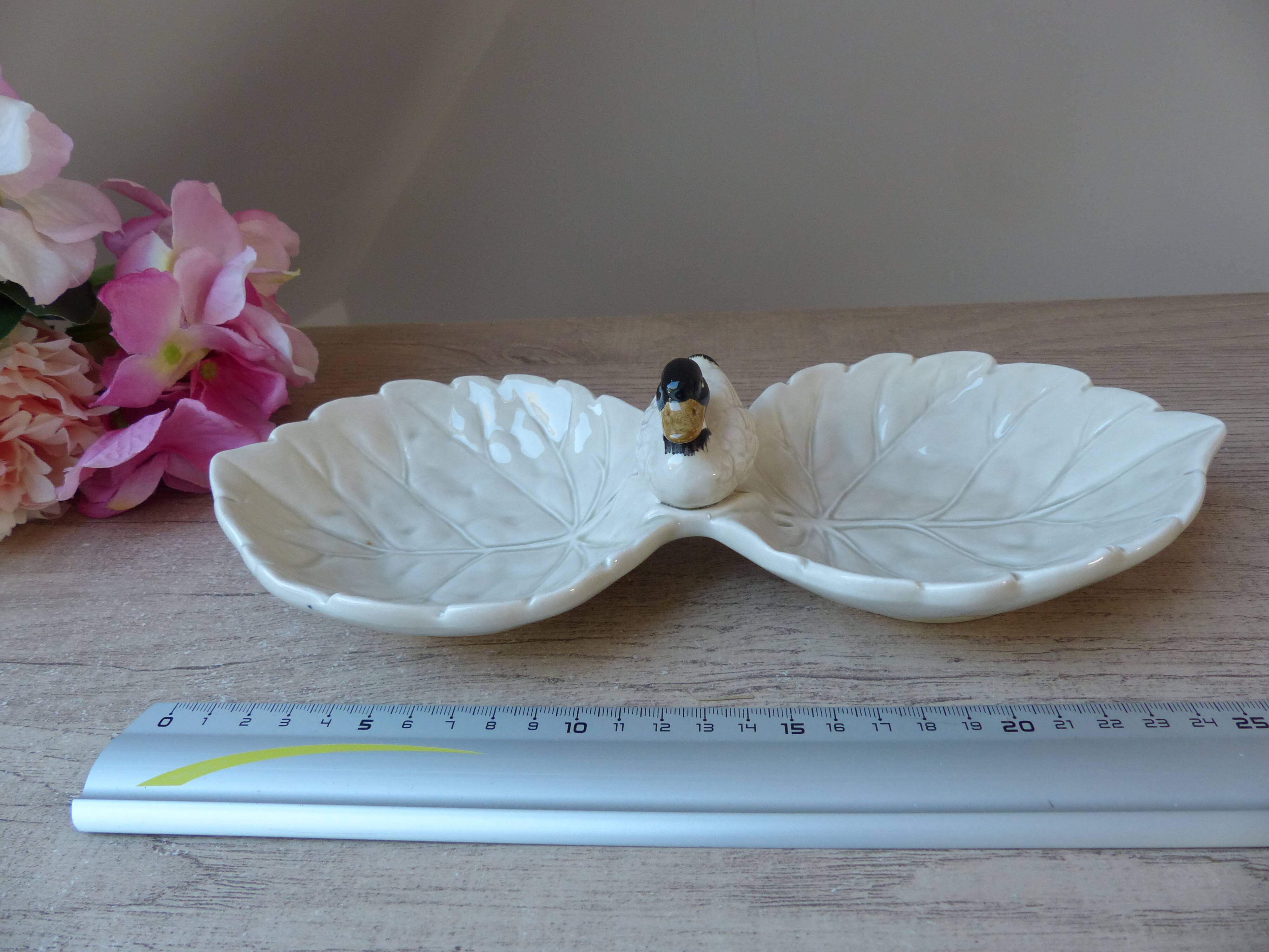 Duck serving dish in slip, serving dish for duck aperitif