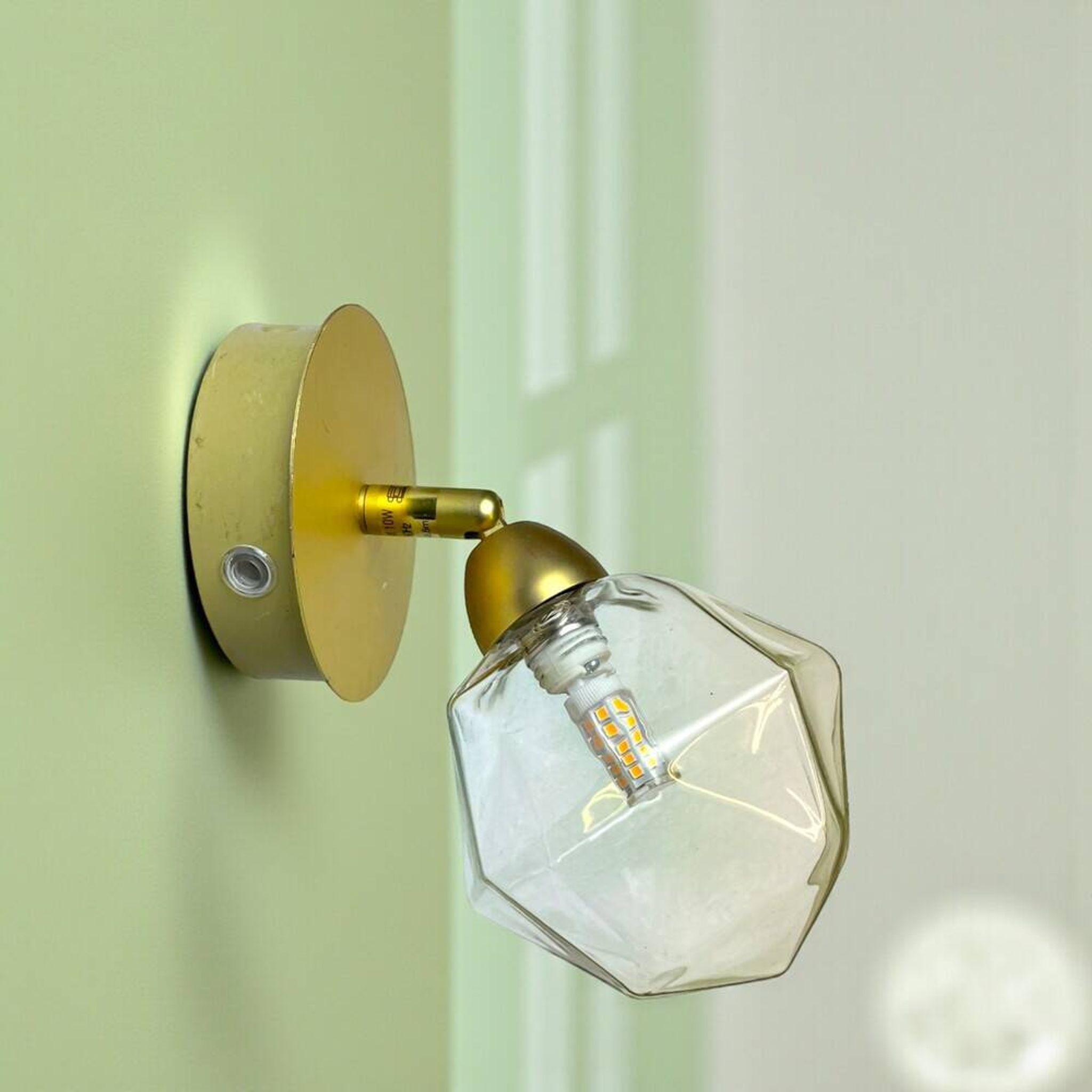 Modern minimalist adjustable wall sconce light