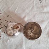 Boîte en métal argenté en forme de pomme style hollywood regency vintage