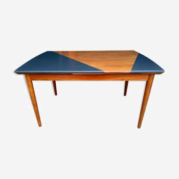 Scandinavian extensible table Samcom renovated graphic