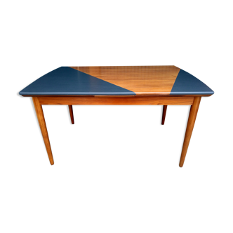 Scandinavian extensible table Samcom renovated graphic