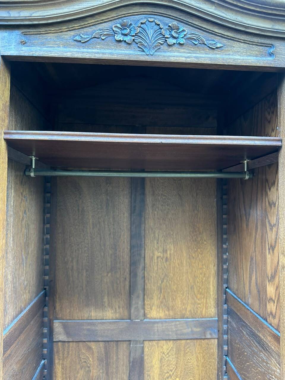 Single door oak wardrobe in Louis XV style – Vintage wardrobe